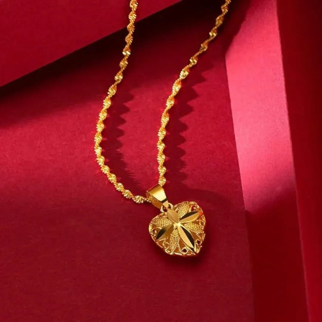 Gold Heart Necklace for Women – Elegant Love Pendant Jewelry